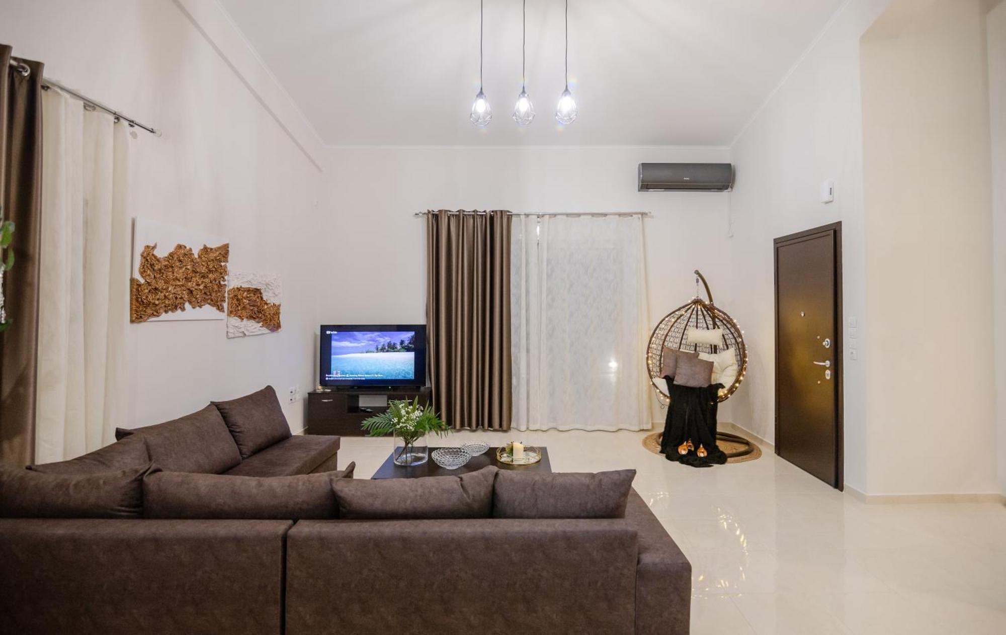 Ethereal Oasis Penthouse * Salamine